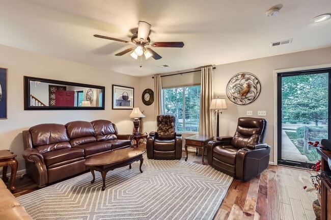 Building Photo - 6745 Brittany Dr