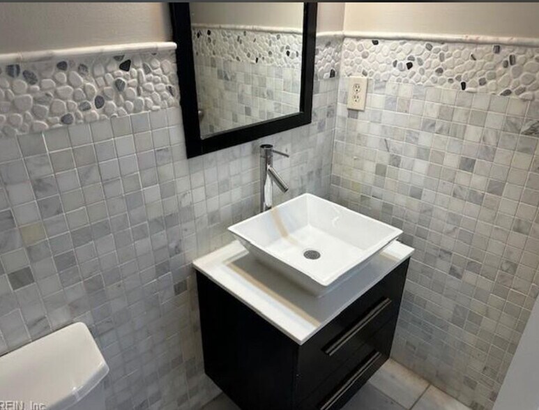 Building Photo - 4404 Glen Ellert Ct