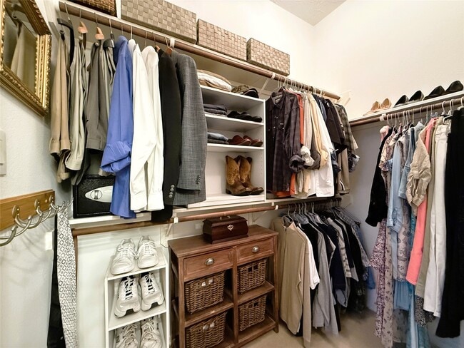 Building Photo - 1446 Sherwood Park Cir