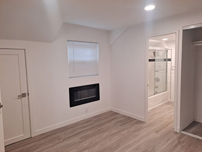 Building Photo - 401-405 Westbourne St