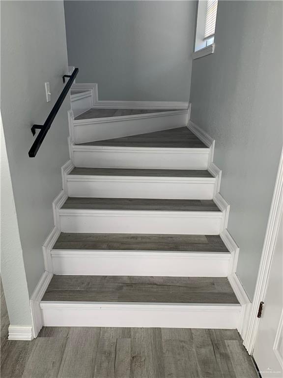 Building Photo - 10 Jason Ave