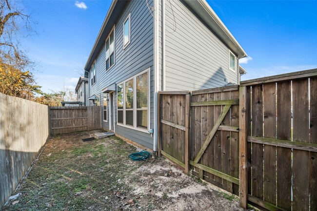 Building Photo - 708 Ivory Manor Dr
