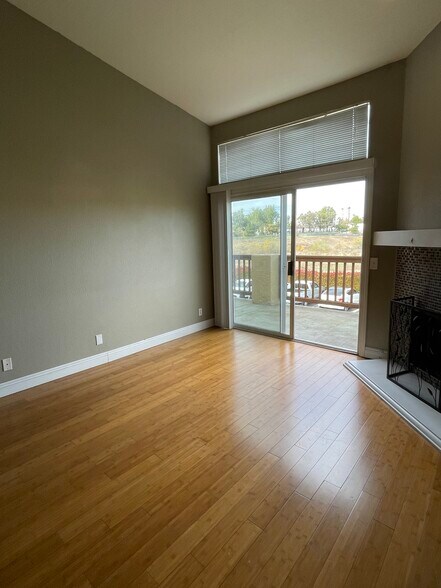 Building Photo - 42140 Lyndie Ln