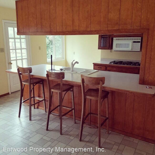 Building Photo - 3 br, 2 bath House - 1199 Stanley Dr.