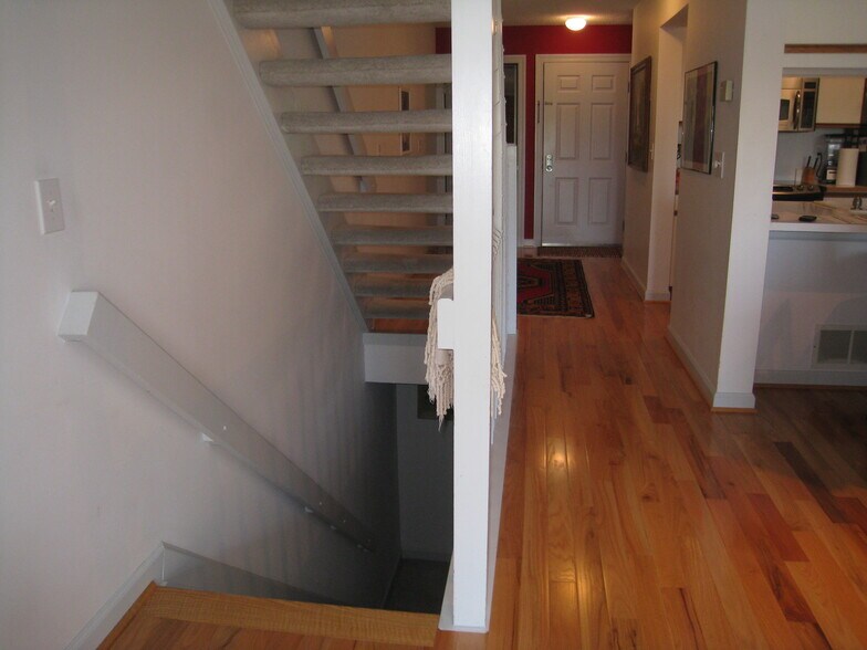 Building Photo - 5472 Baneberry Ave