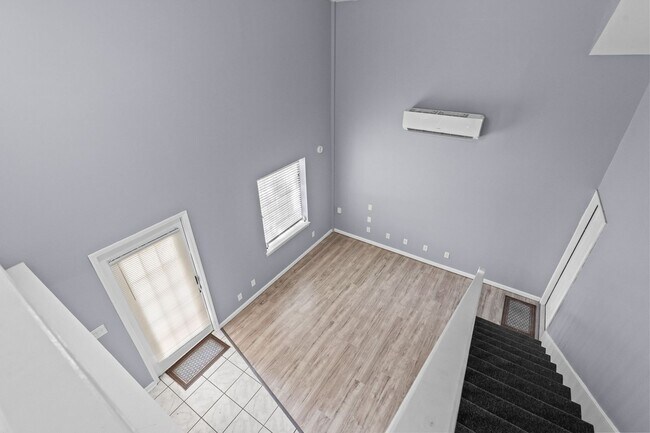 Building Photo - Charming Conway Loft Home – Quiet Country Living!