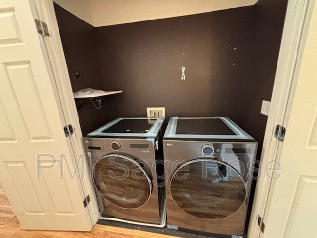 Building Photo - 3127 Sterling Ridge Cir