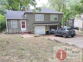 Building Photo - Beautiful 2 Bedroom 1.5 Bathroom in Kansas...
