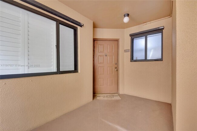 Building Photo - 15499 N Miami Lakeway