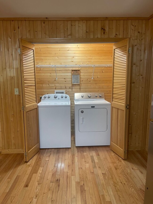 Building Photo - Beautiful Cabin