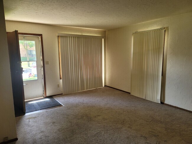 Building Photo - 5730-5732-5732 N 94th St