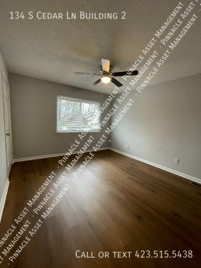 Building Photo - 134 S Cedar Ln