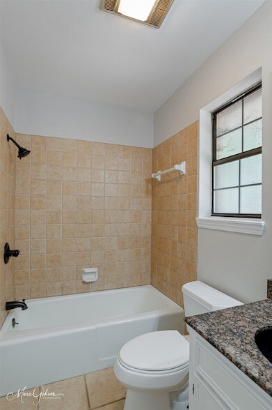 Building Photo - 108 Deerwood Ln