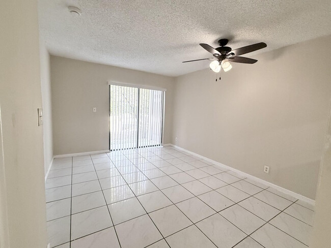 Building Photo - 11638 NW 23rd Ct