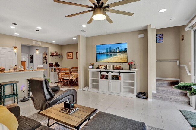 Building Photo - 7036 Beauhaven Ct