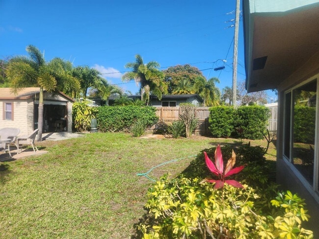 Building Photo - 1261 NE 2nd St