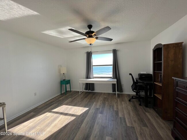 Building Photo - 305 Jimmy Buffett Mem Hwy