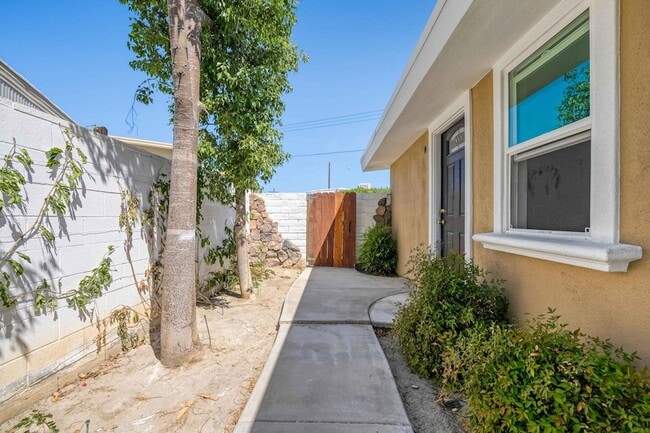 Primary Photo - 73400 Algonquin Pl