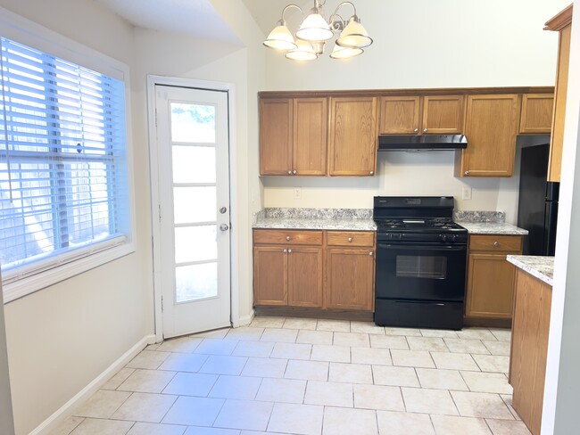 Building Photo - 3694 Sapphire Ct