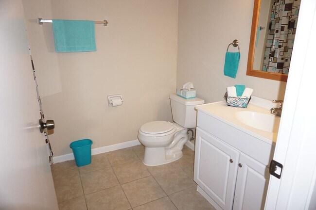 Building Photo - 5528 Greatpine Ln S