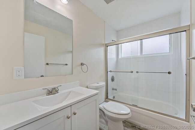 Building Photo - 4620 NE 18th Ave