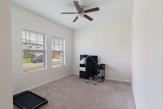 Building Photo - 4 Bed, 2.5 Bath Hidden Creek Home for Lease!
