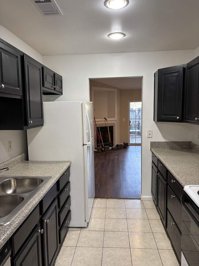 walk through kitchen - 1647 Dexter Ln