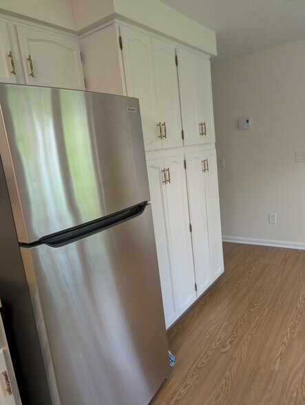 Lots of cupboards - 38 Ballard Ave