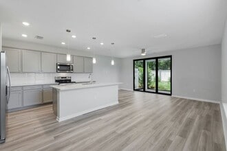 Building Photo - 27907 Radiant Ct