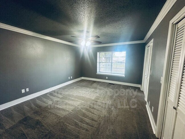 Building Photo - 7050 E 71st Ct