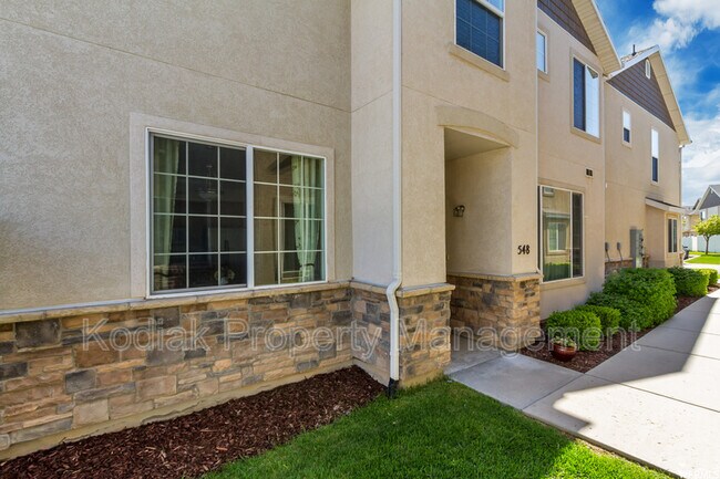 Building Photo - 548 Walton Dr