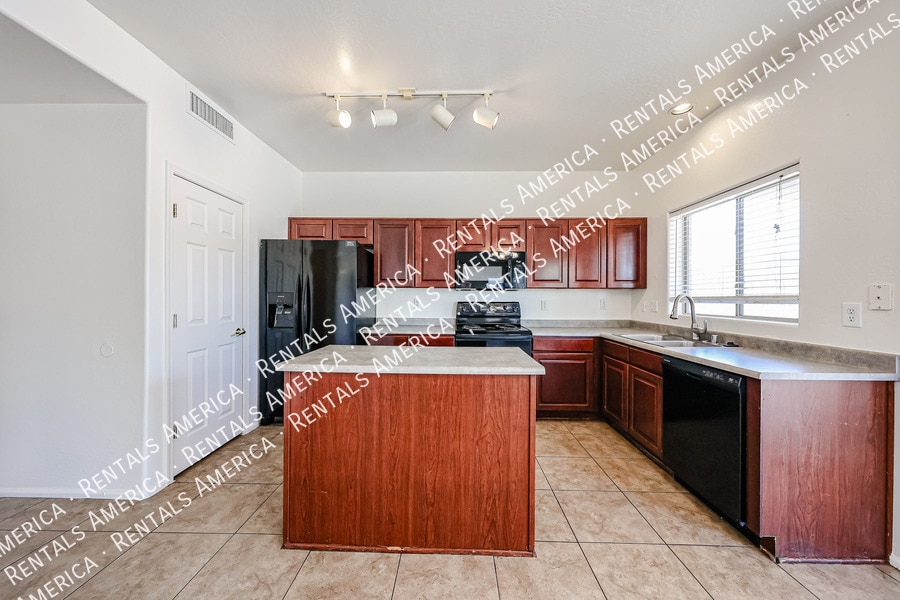 Building Photo - 17268 W Elaine Dr