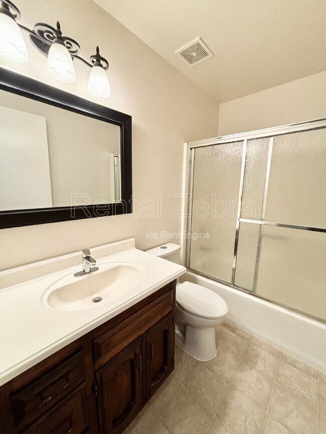 Building Photo - 3072 Colony Park Dr