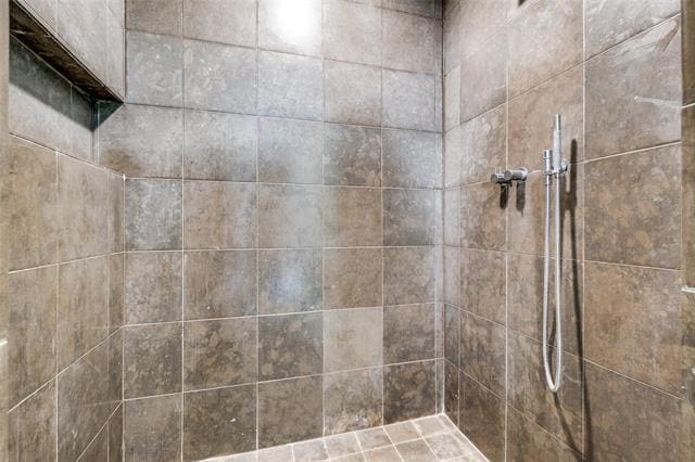 Building Photo - 2430 Victory Park Ln