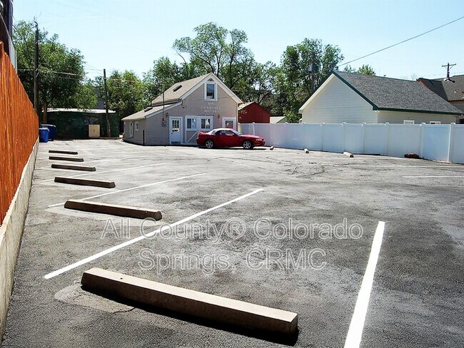 Building Photo - 815 N Nevada Ave