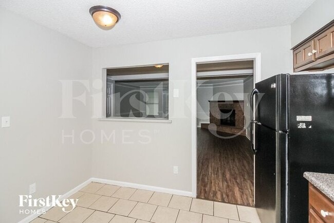 Building Photo - 5864 Ridgehill Dr