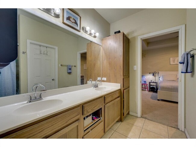 Building Photo - 14808 Foy Dr