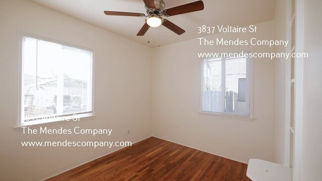 Building Photo - 3837 Voltaire St