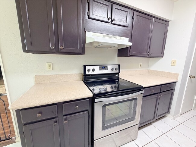 Building Photo - 2535 Planters Row