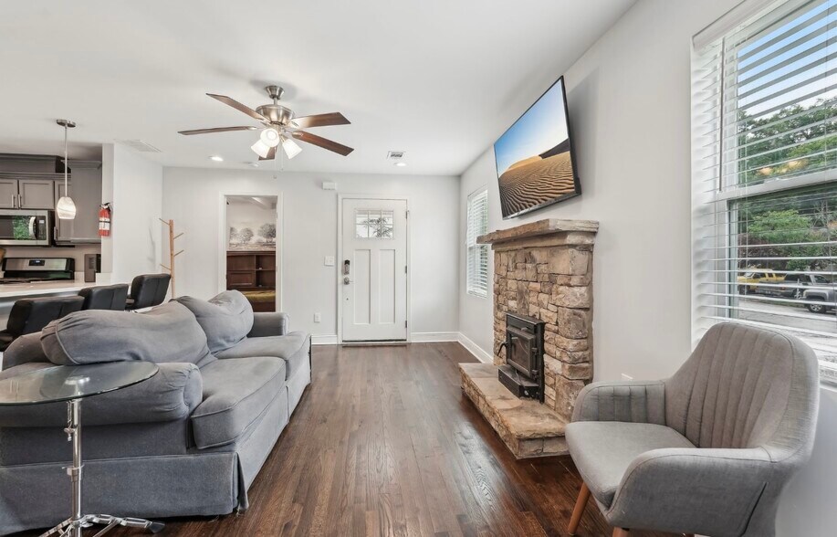Building Photo - 1605 Wellswood Dr SE