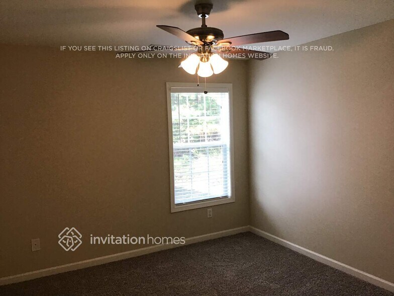 Building Photo - 80 Persian Ivy Way