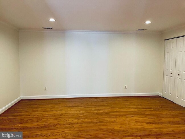 Building Photo - 32 Fendall Ave