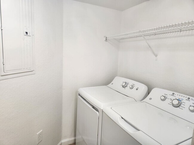 Building Photo - 4105 Residence Drive