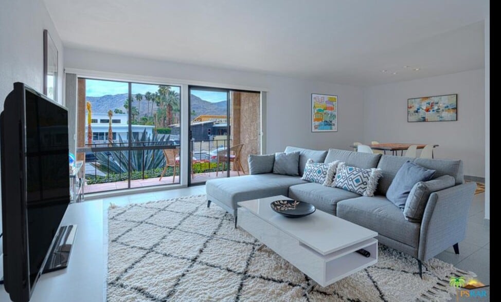 Building Photo - 2727 S Sierra Madre