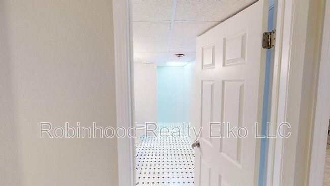 Building Photo - 2651 Shadow Ridge Dr