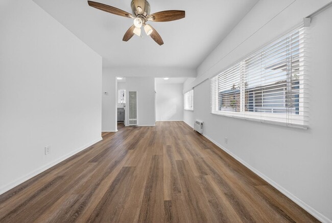 Interior Photo - Oakland Gardens