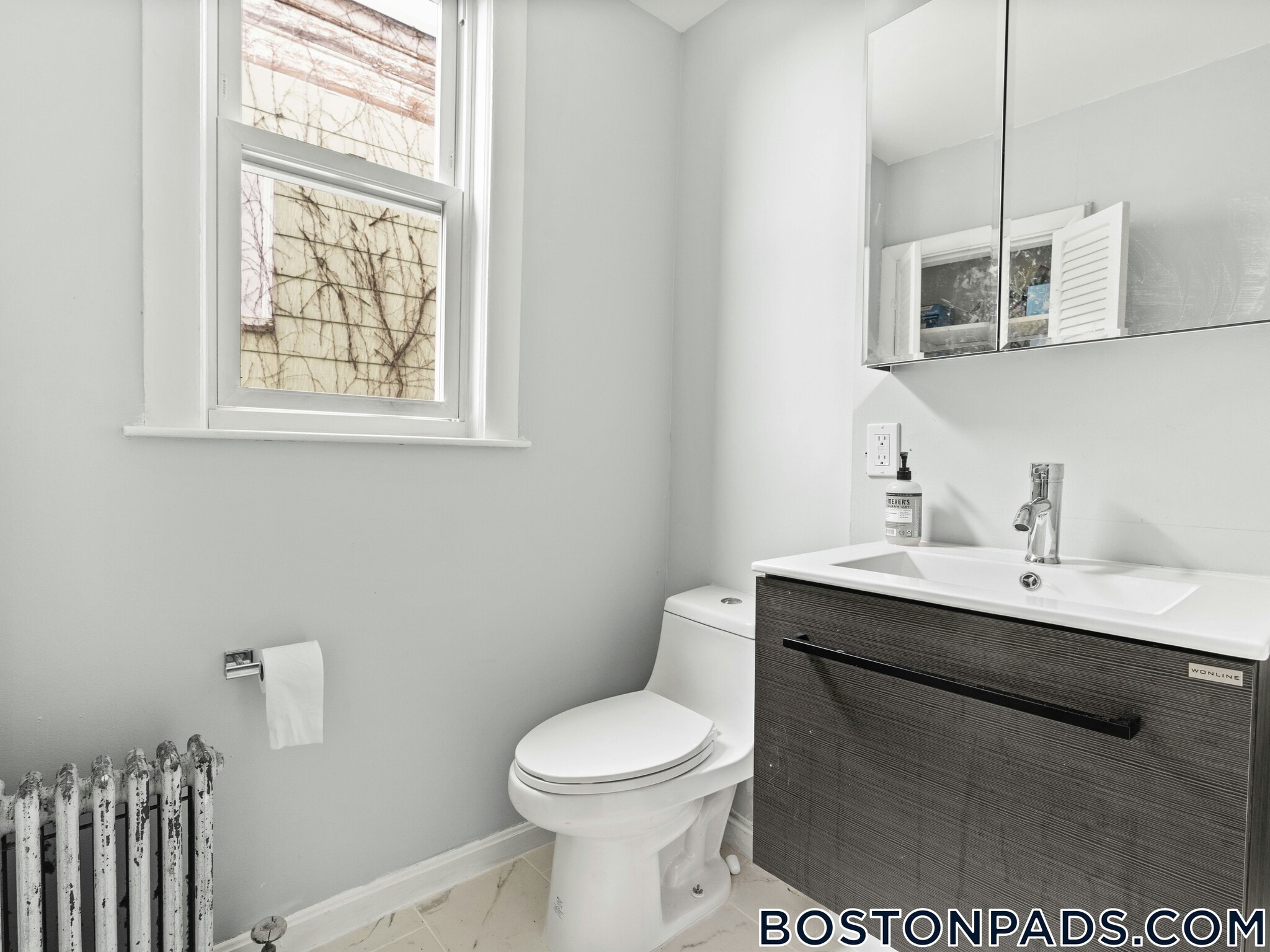 Building Photo - 42 William St