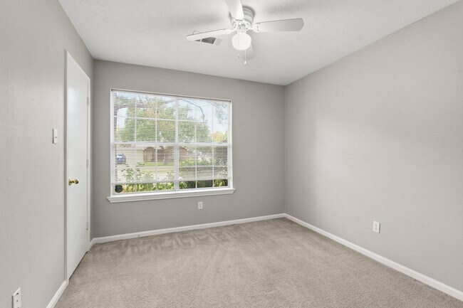 Building Photo - 21507 Bridgewater Pointe