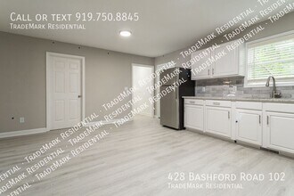 Building Photo - 428 Bashford Rd
