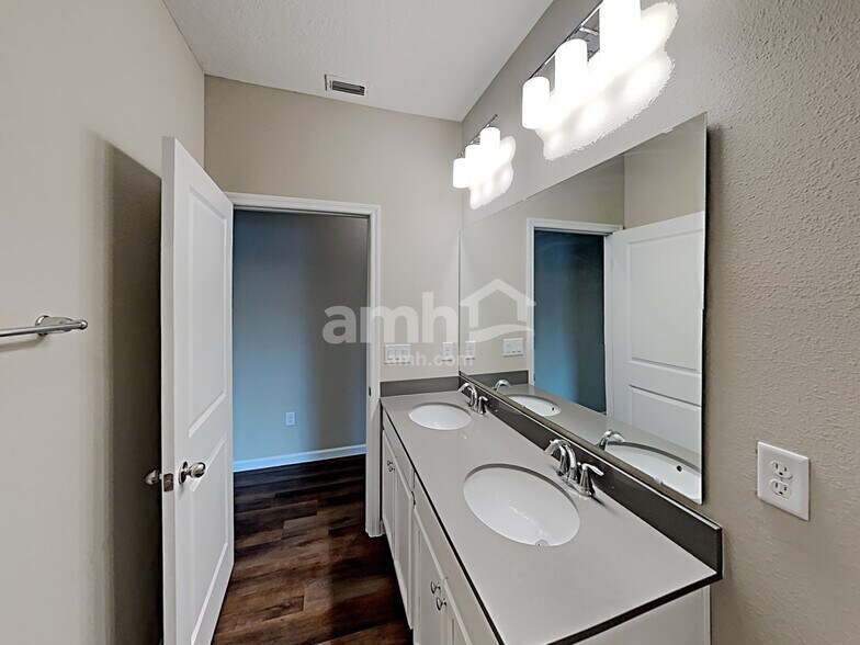 Building Photo - 179 Spruce Pt